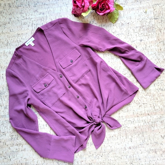 Like new long sleeved blouse - Picture 1 of 4